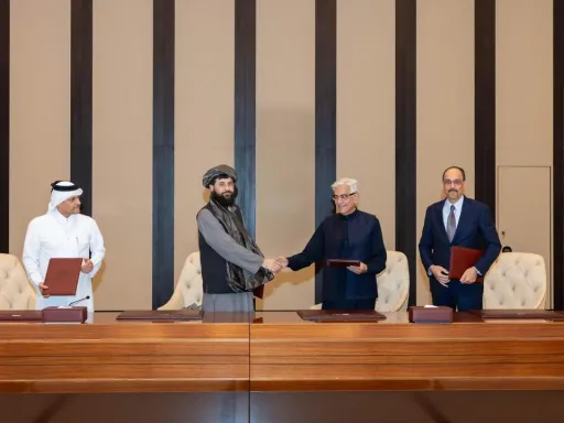Paquistão e Afeganistão acordam para um cessar-fogo imediato nas negociações de Doha