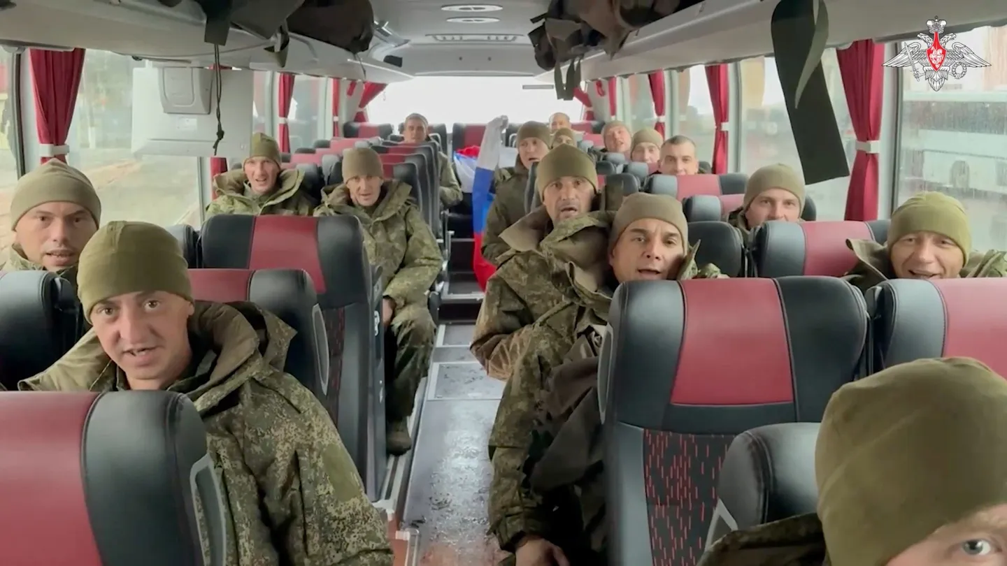 Rusia dhe Ukraina shkëmbejnë trupa të ushtarëve të rënë në kuadër të marrëveshjes