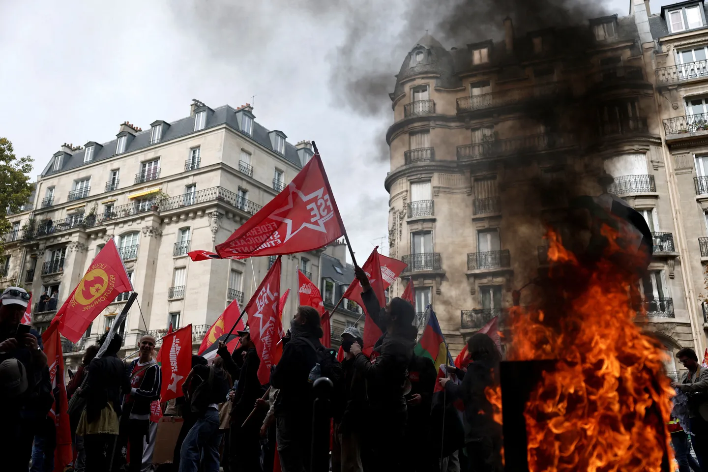 Mobilisation antigouvernementale en France : 600 000 personnes dans les rues