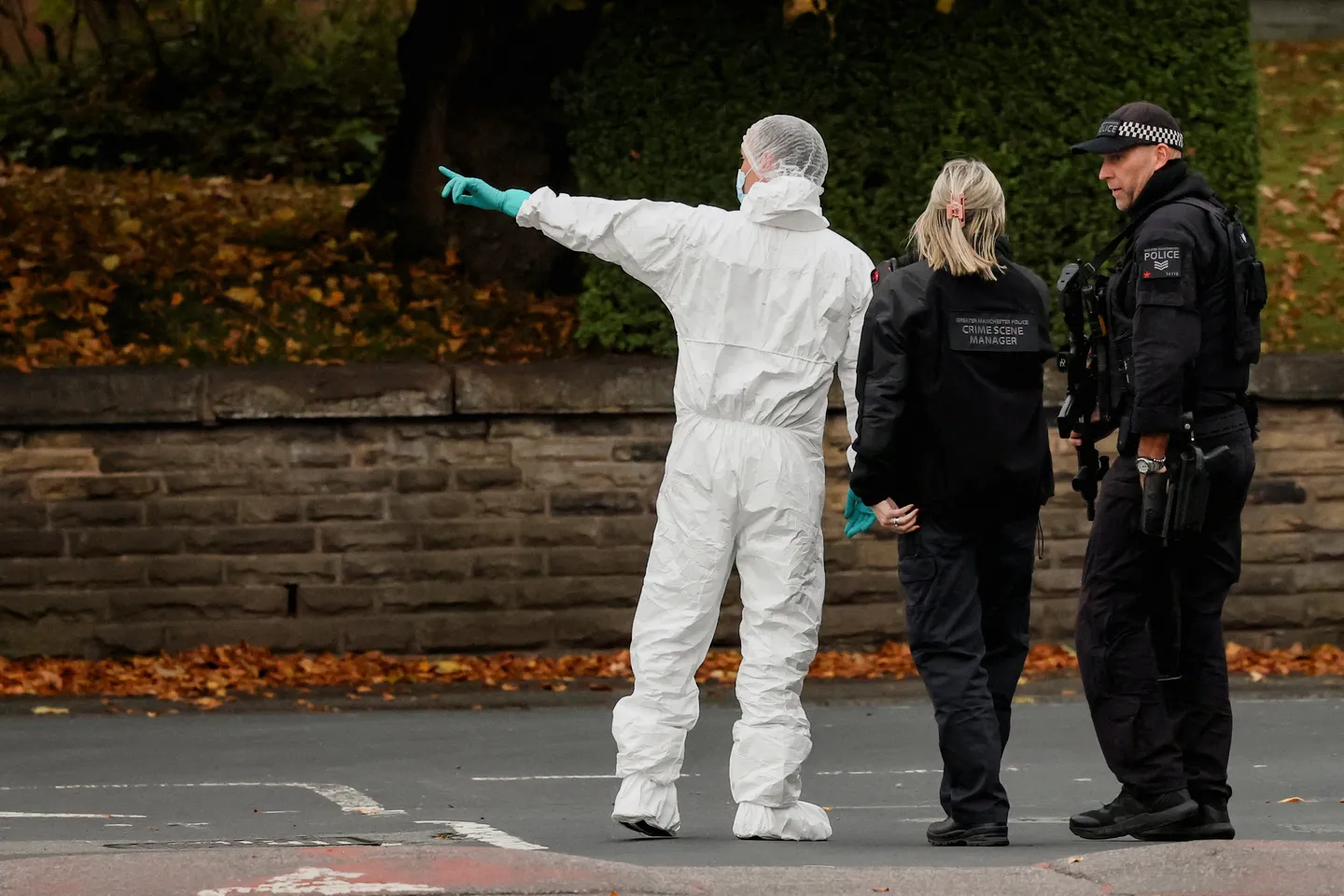 UK probes: Synagogue attack 'terrorism', mosque arson 'hate crime'