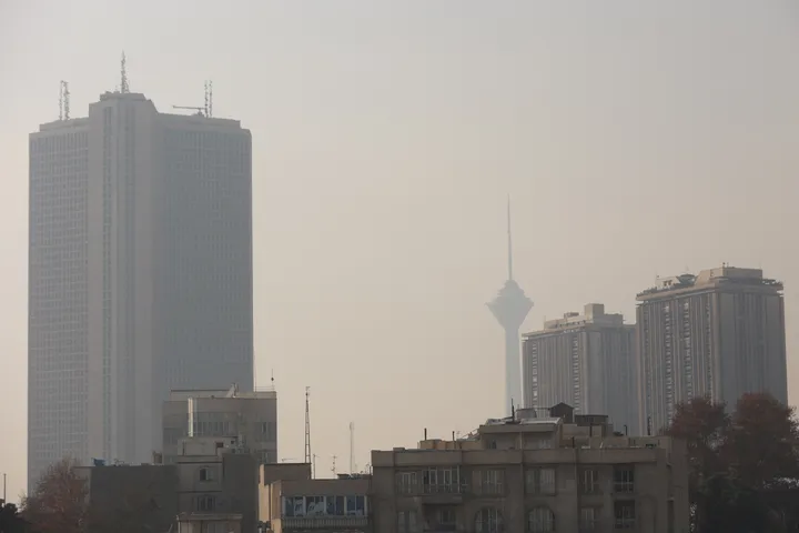 تعطیلی حضوری مدارس و اجرای دورکاری در تهران به‌دلیل تشدید آلودگی هوا