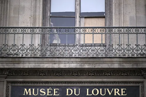 Braquage du Louvre: un audit révèle d’importantes failles de sécurité