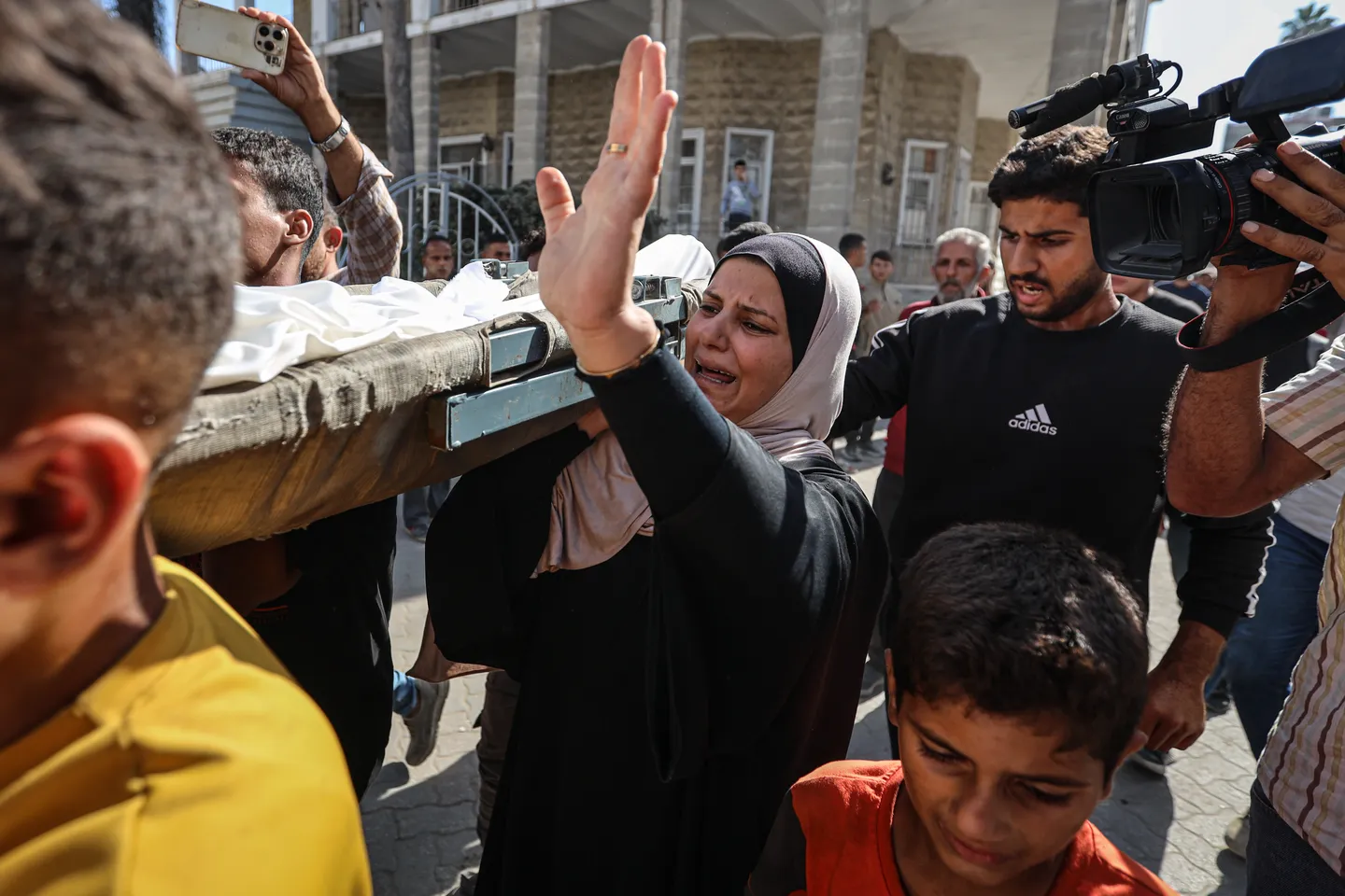 Hamas esorta la comunità internazionale a fare pressione su Israele per rispettare il cessate il fuoco
