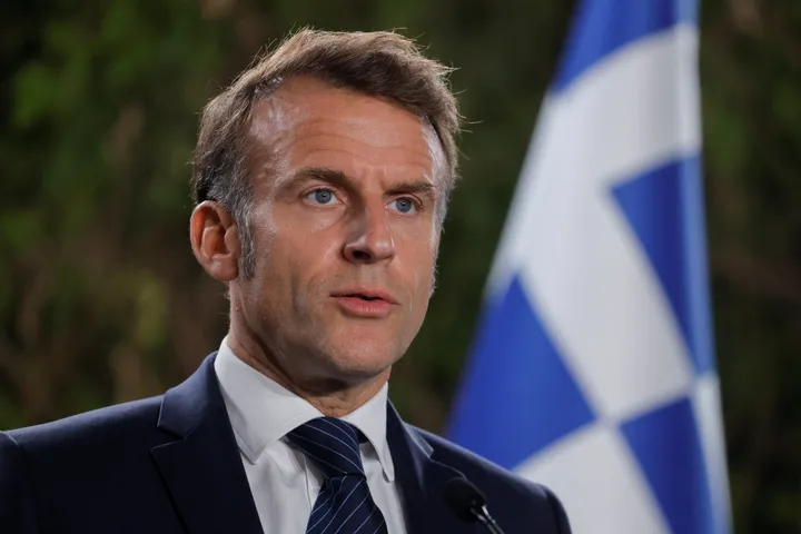 مکرون ټینګار کوي چې د ټرمپ او پوتین په هر ډول خبرو کې باید اوکراین او اروپا هم شامل وي