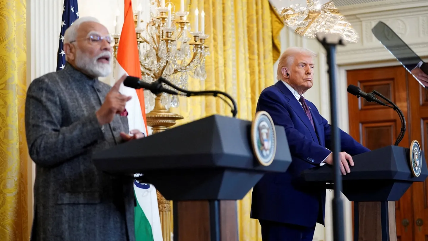 Parem de comprar petróleo russo ou enfrentem tarifas 'massivas', Trump ameaça a Índia