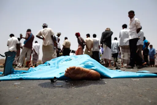 مصرع 14 شخصاً بينهم أطفال في حادث مروّع شرق اليمن