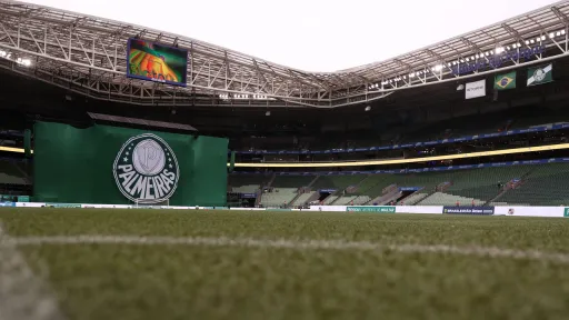 Para combater a violência no futebol, clubes brasileiros identificam os adeptos à entrada do estádio