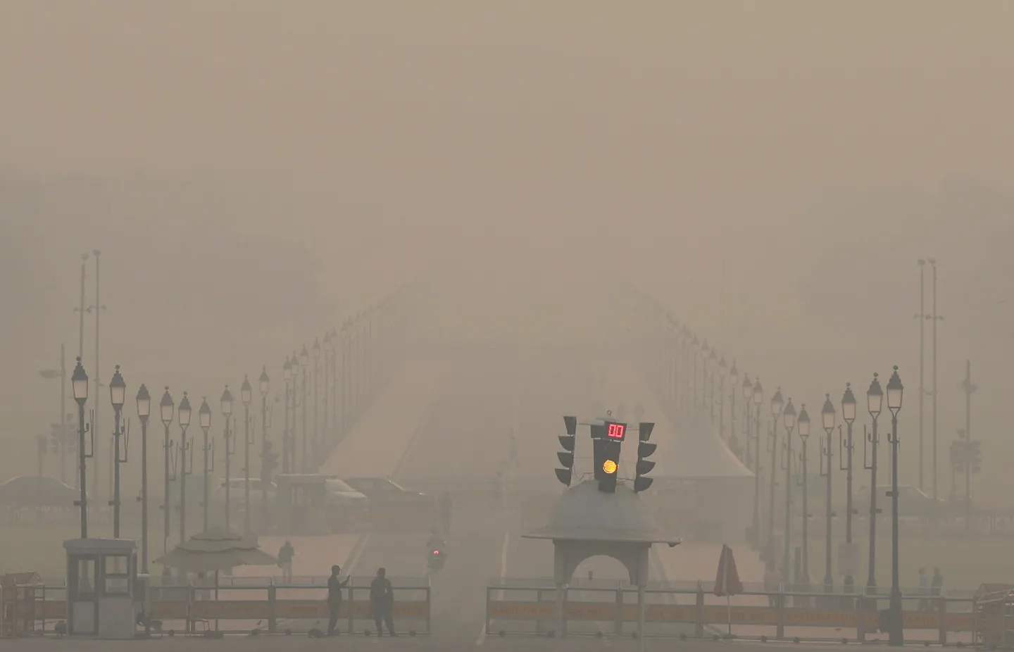 भारत ने घातक धुंध से निपटने के लिए दिल्ली में क्लाउड सीडिंग का परीक्षण किया