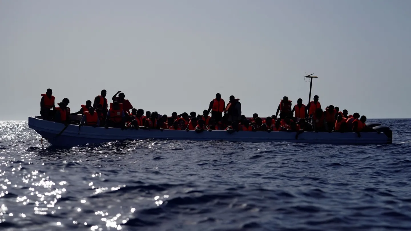 At least 40 African migrants dead in shipwreck off Tunisia