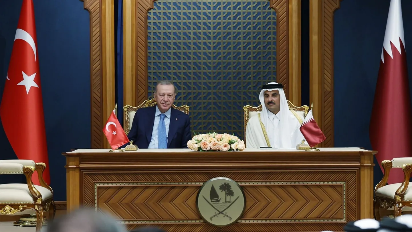 أردوغان من الدوحة: وقف النار في غزة منح الفلسطينيين متنفساً والجهود مستمرة لتحقيق حل الدولتين