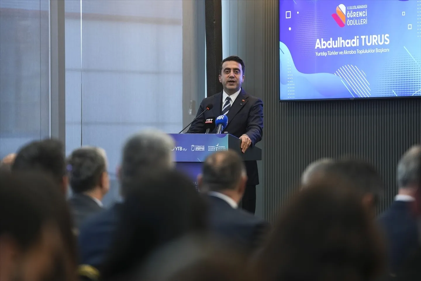 د بهر میشتو ترکانو او تورک تبارو ټولنو ریاست  لخوا نړیوال محصلینو ته د جایزو مراسم جوړ شول