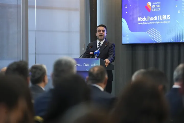 د بهر میشتو ترکانو او تورک تبارو ټولنو ریاست لخوا نړیوال محصلینو ته د جایزو مراسم جوړ شول