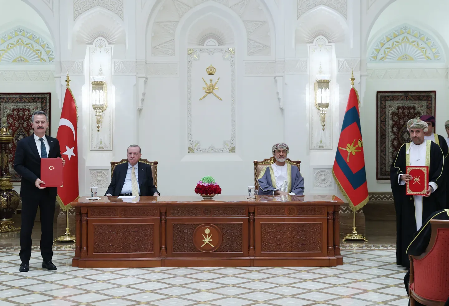 Erdogan and Omani Sultan meet in Muscat, pledge closer ties, back Palestinian two-state solution
