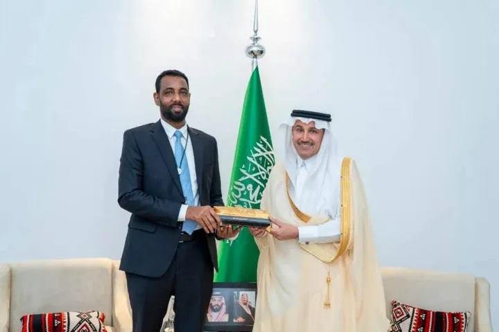 Soomaaliya iyo Sucuudiga oo ka wada hadlay xoojinta iskaashiga gaadiidka iyo duulista hawada