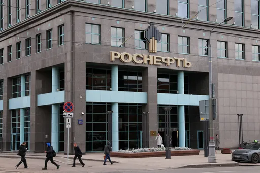 Le pétrole russe mis sous pression, les cours remontent