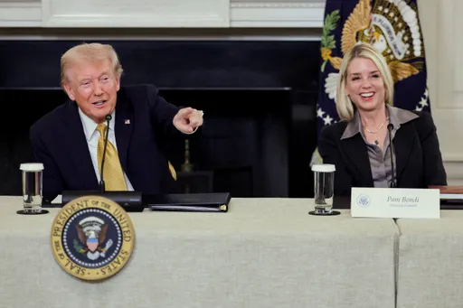 ترمب يقيل وزيرة العدل.. وإعلام أمريكي: لم يكن راضيا عنها بسبب ملفات إبستين