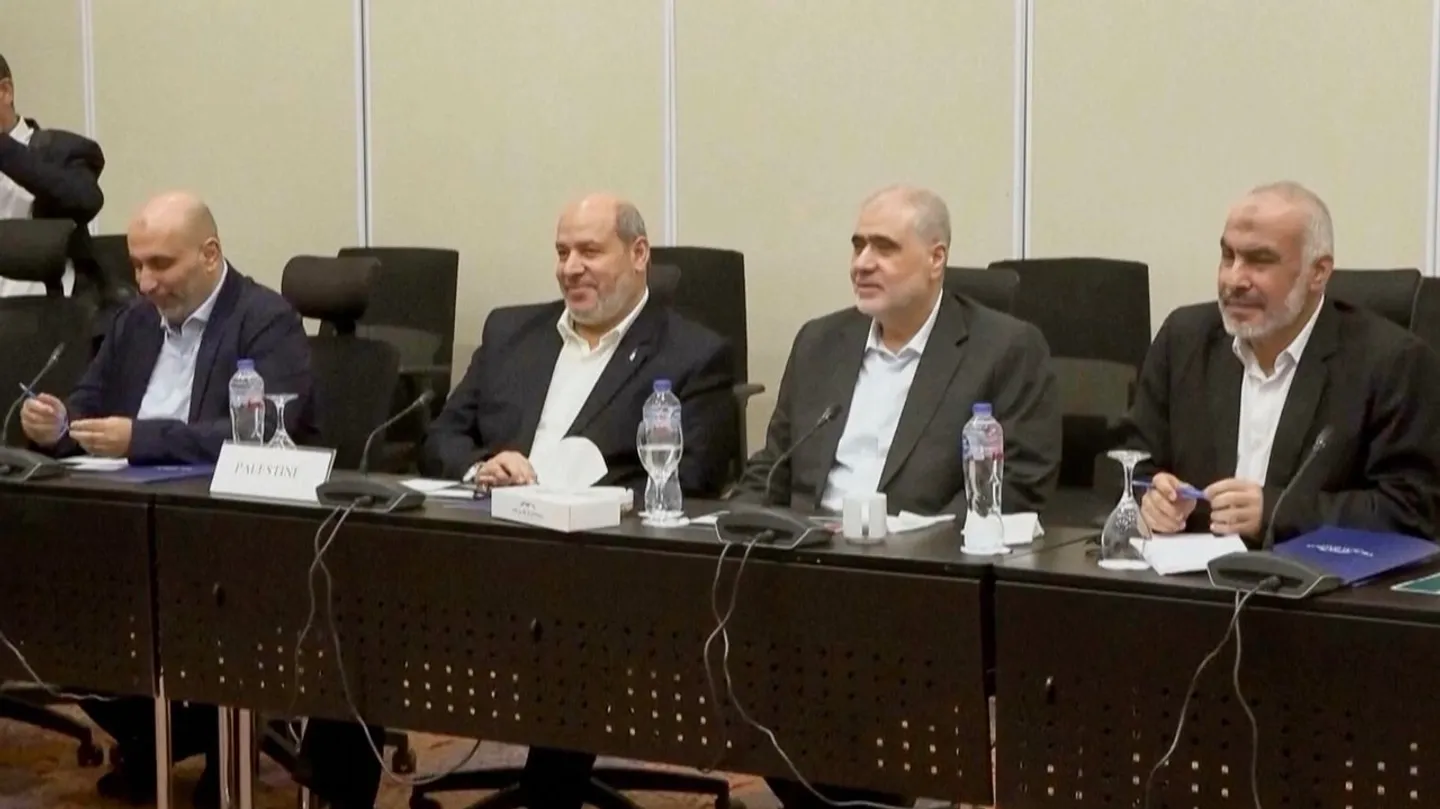 وفدان من فتح وحماس يلتقيان في القاهرة لبحث تنفيذ المرحلة الثانية من اتفاق غزة