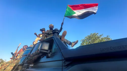 قوات الدعم السريع تشن هجوماً واسعاً على الفاشر.. والجيش السوداني يتصدى