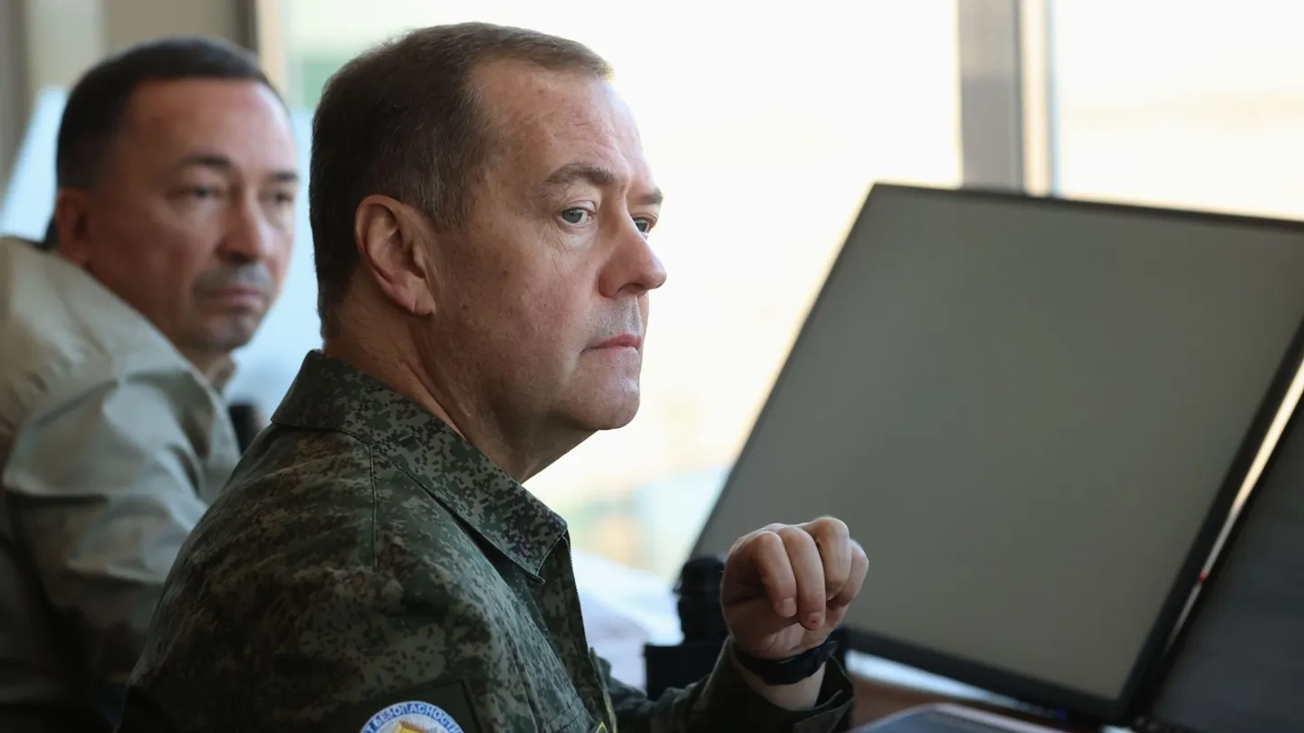 Медведев: Трамп встал на тропу войны с Россией