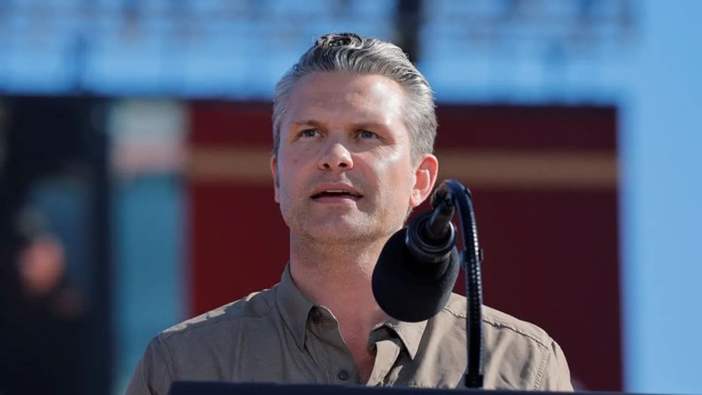 Chefe do Pentágono: EUA atacam outro navio no Pacífico Oriental, matando três pessoas