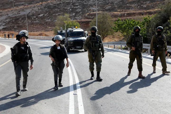 الاحتلال يطلق مناورات عسكرية بالضفة.. ولجنة بالكنيست تقر مشروعاً لاعتقال فلسطينيين داخل إسرائيل