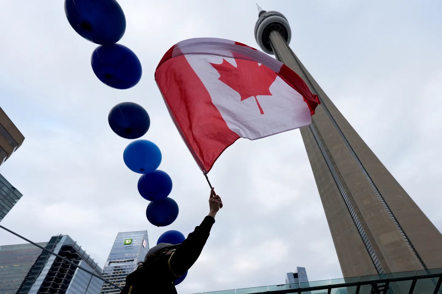 भारत और बांग्लादेश से धोखाधड़ी की चिंताओं के बीच कनाडा ने वीज़ा रद्द करने का अधिकार मांगा: रिपोर्ट