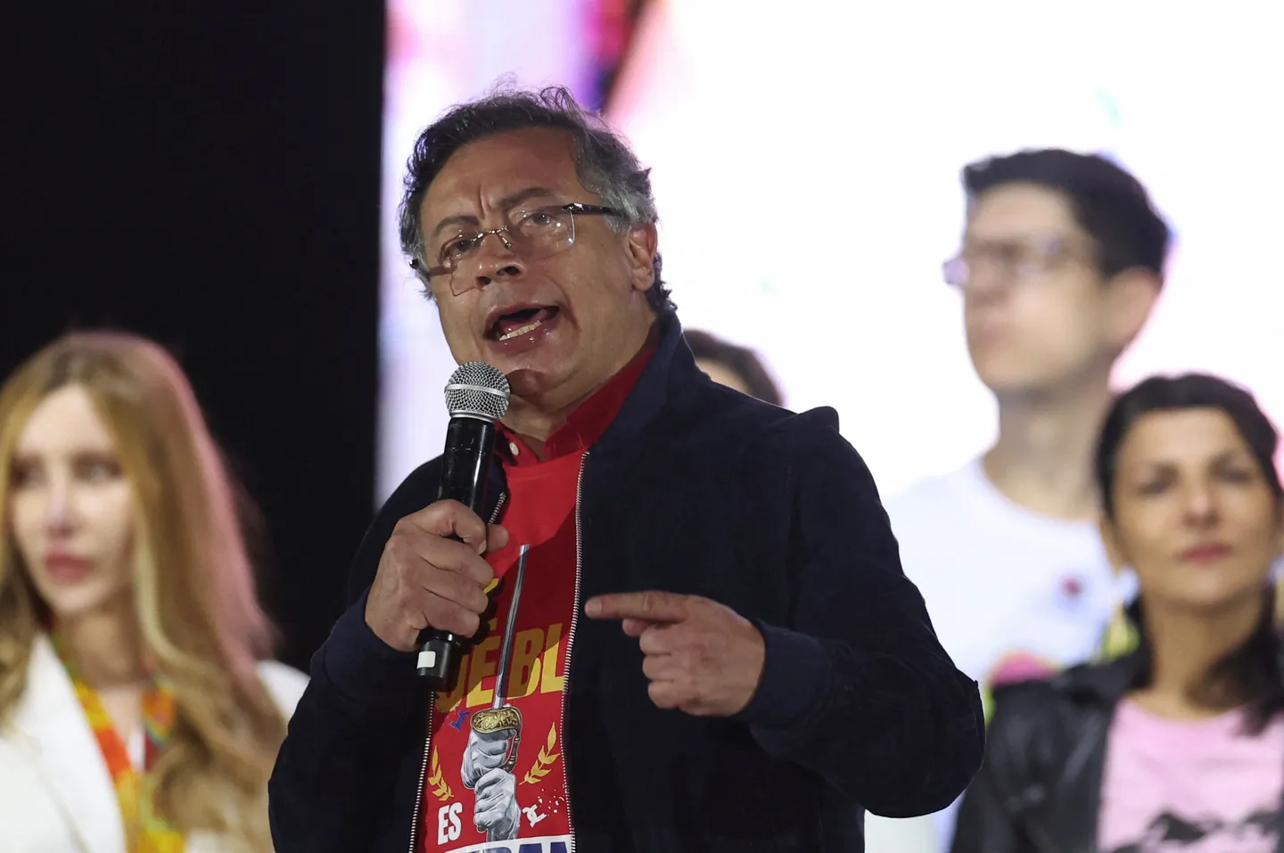 Petro acusa a EE.UU. de crimen de guerra por ataques contra barcos en el Pacífico, cerca de Colombia