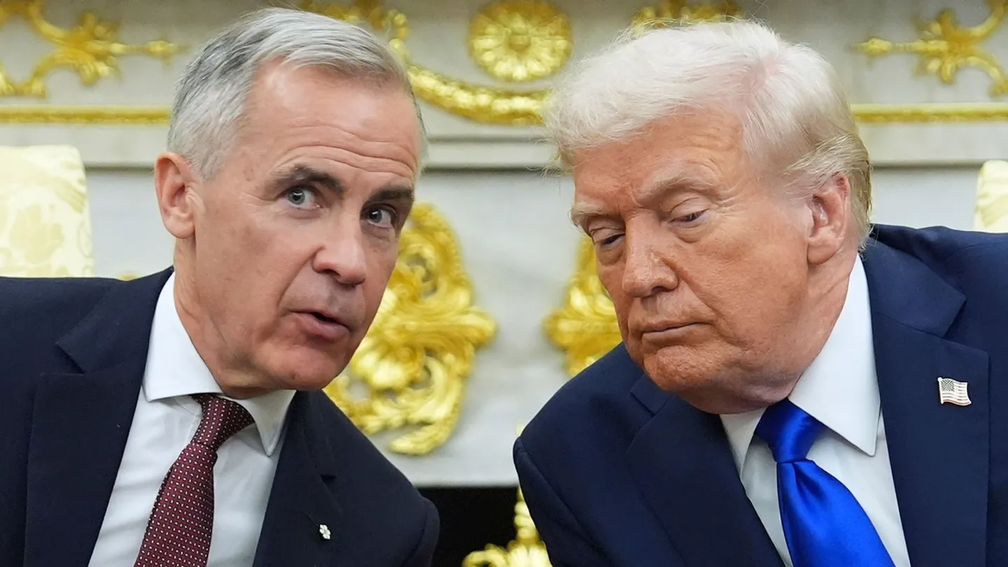 Трамп Канада менен бардык соода сүйлөшүүлөрү "токтотулганын" билдирди