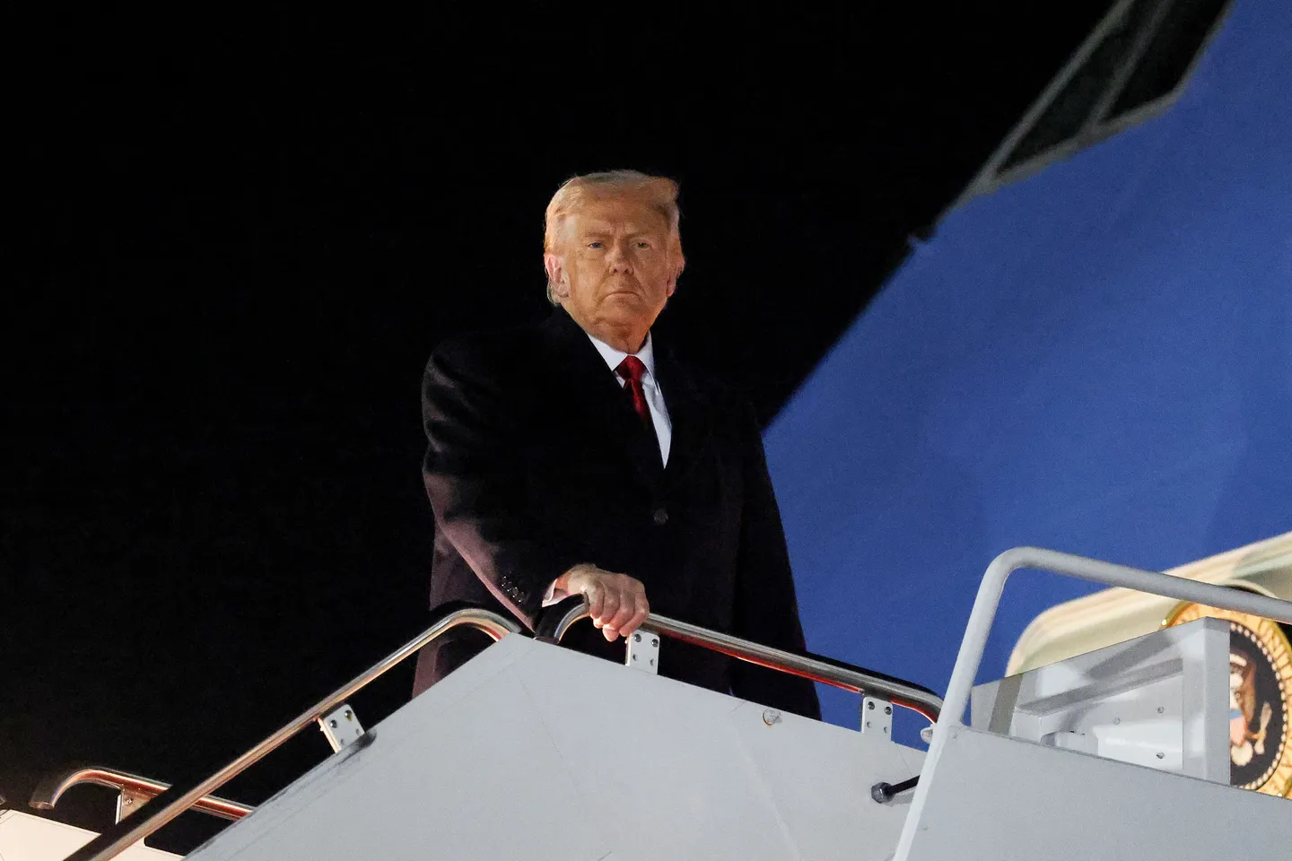 Trump accusa i funzionari dell'era Biden di aver approvato una sorveglianza segreta sui legislatori statunitensi