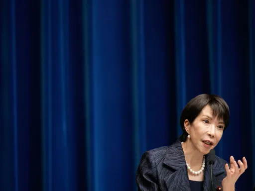 Nova Primeira-Ministra do Japão promete política fiscal “agressiva” e aumento de despesas com defesa