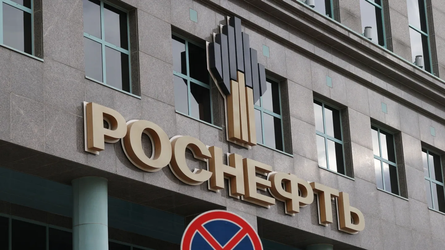 Rosneft e Lukoil da Rússia perdem US$ 5,2 bilhões em valor de mercado após novas sanções dos EUA