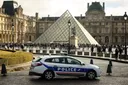 Uhapšene dvije osobe zbog pljačke dragulja u muzeju Louvre