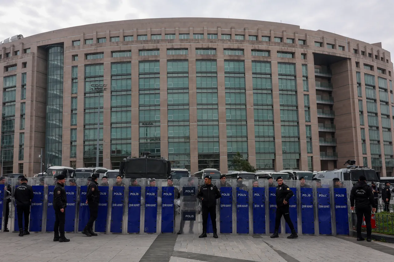 إلقاء القبض على 3 مشتبه بهم في عملية "تجسس" بإسطنبول