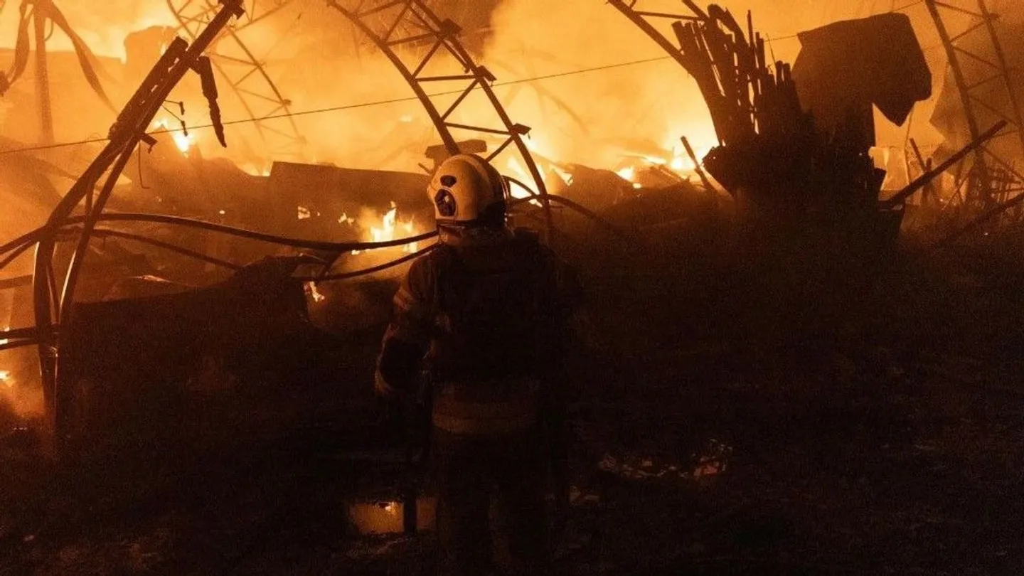 Ucrânia: Quatro crianças estão entre os 14 feridos no ataque aéreo da Rússia a Kiev