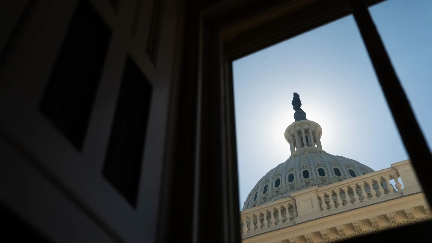 В диалог вступают парламентарии?
