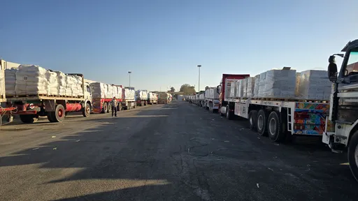 Камиони со хуманитарна помош влегуваат во Газа преку преминот Кисуфим