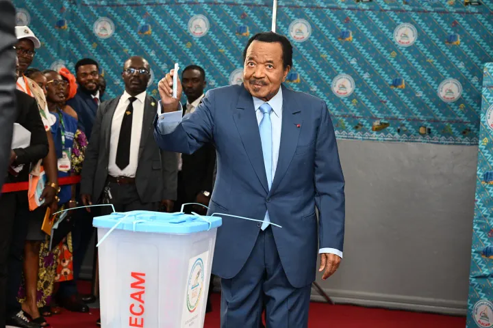 Paul Biya na Kamaru: Shugaban da ya fi tsufa a duniya ya sha rantsuwar kama aiki karo na takwas