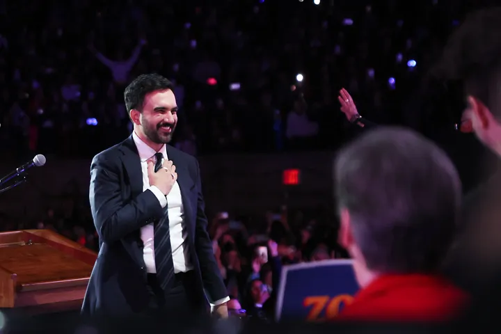 Más de 60 multimillonarios buscan frenar a Mamdani en la carrera por la alcaldía de Nueva York