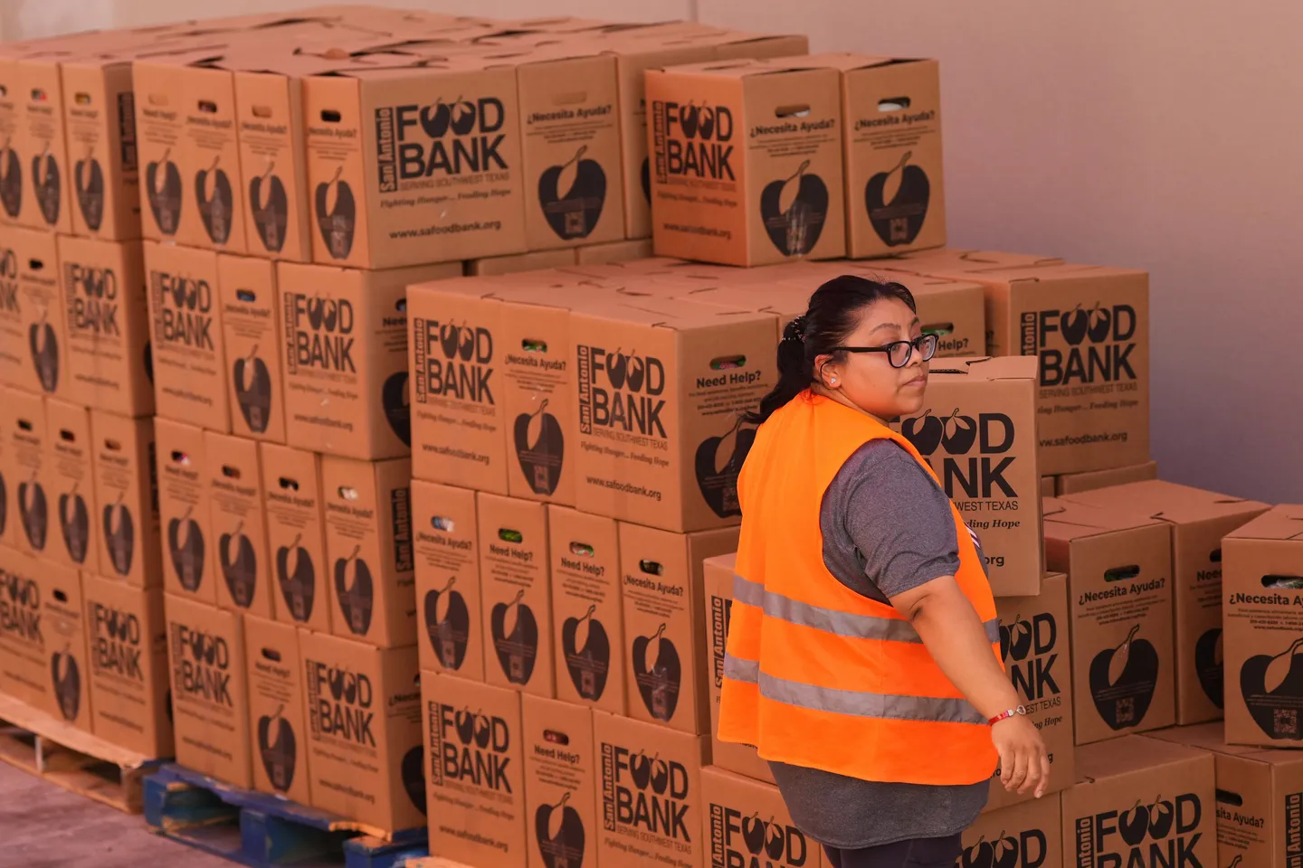 US shutdown could leave millions of Americans facing hunger as SNAP benefits are threatened