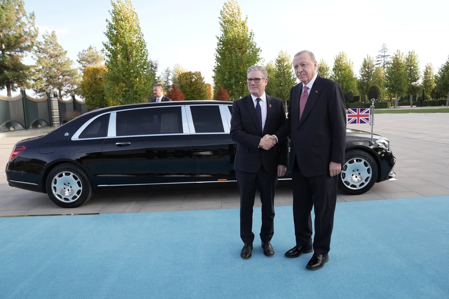 Böyük Britaniyanın Baş naziri Türkiyədə səfərdədir