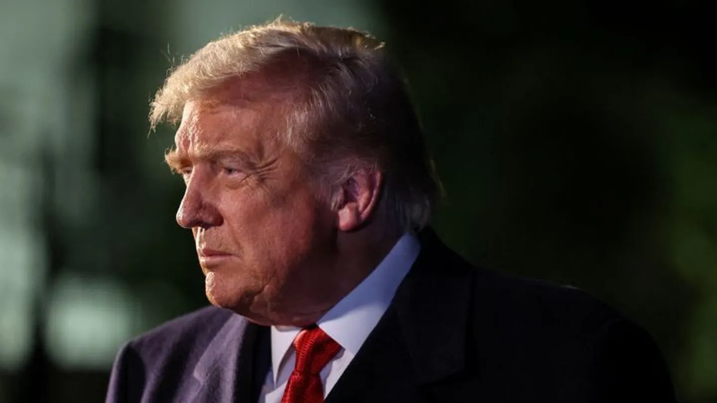 Trump descarta candidatura à vice-presidência para permanecer no poder depois de 2028