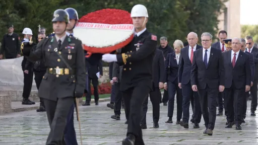 Angliya premyer-ministrı Änkarada