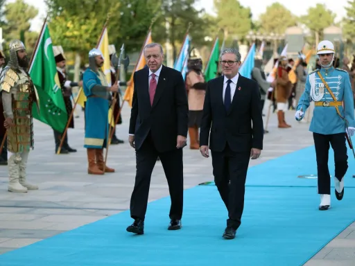 O Primeiro-Ministro do Reino Unido, Keir Starmer, está em Ancara