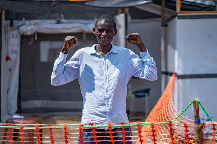 Elie Minema: Survivor of Ebola wey dey on di edge of medical history