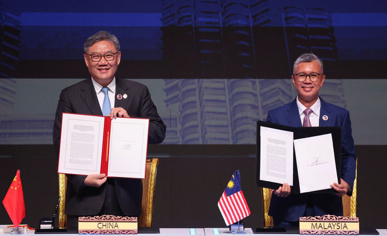 China, ASEAN sign upgraded free trade agreement - TRT World