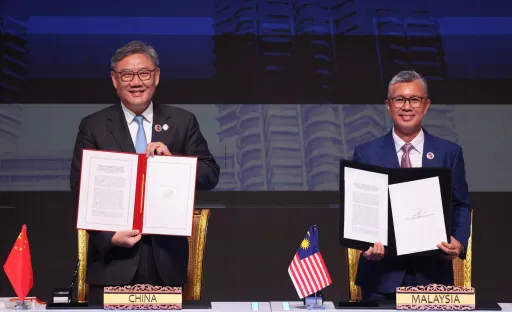 China, ASEAN sign upgraded free trade agreement