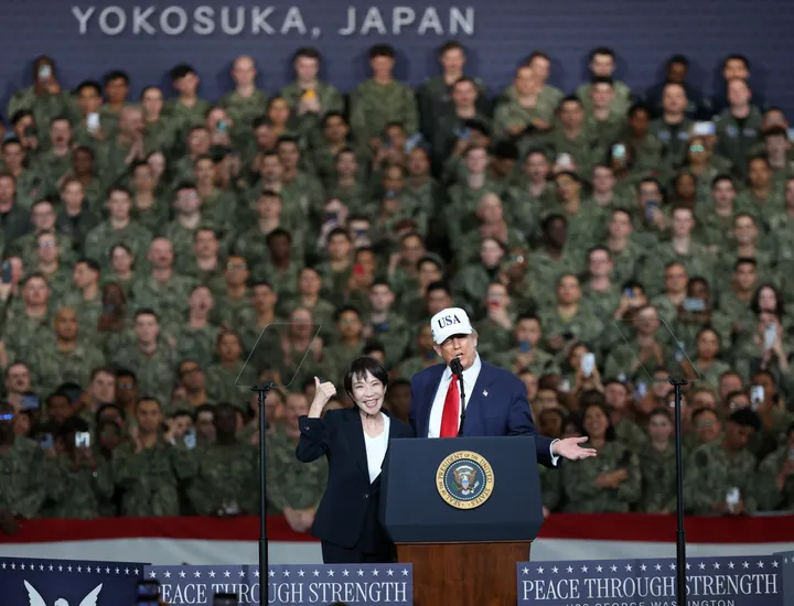 横須賀基地でトランプ米大統領と会談、高市首相が防衛費増額の決意を表明