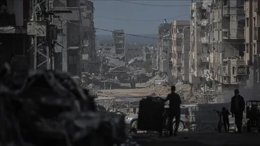 الاحتلال يهاجم غزة.. و"القسام" تعلن انتشال جثتَي أسيرين إسرائيليين.. وواشنطن: الاتفاق صامد