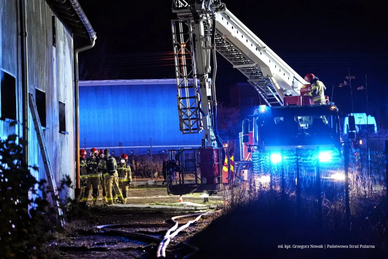 Pożar hali meblarskiej w Sadowie został opanowany