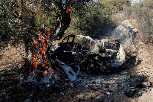 Flames rise in occupied West Bank as illegal Israeli settlers torch Palestinian property